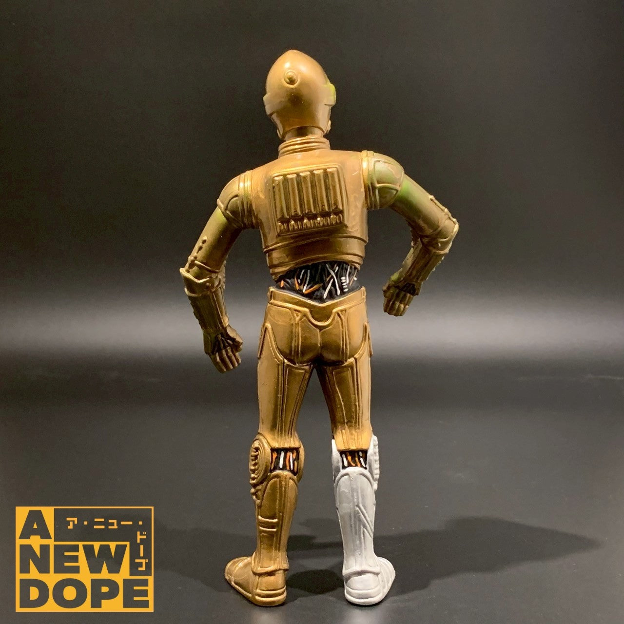 アウトオブキャラクター社 C-3PO ソフビ「スターウォーズ/新たなる希望」(1977)