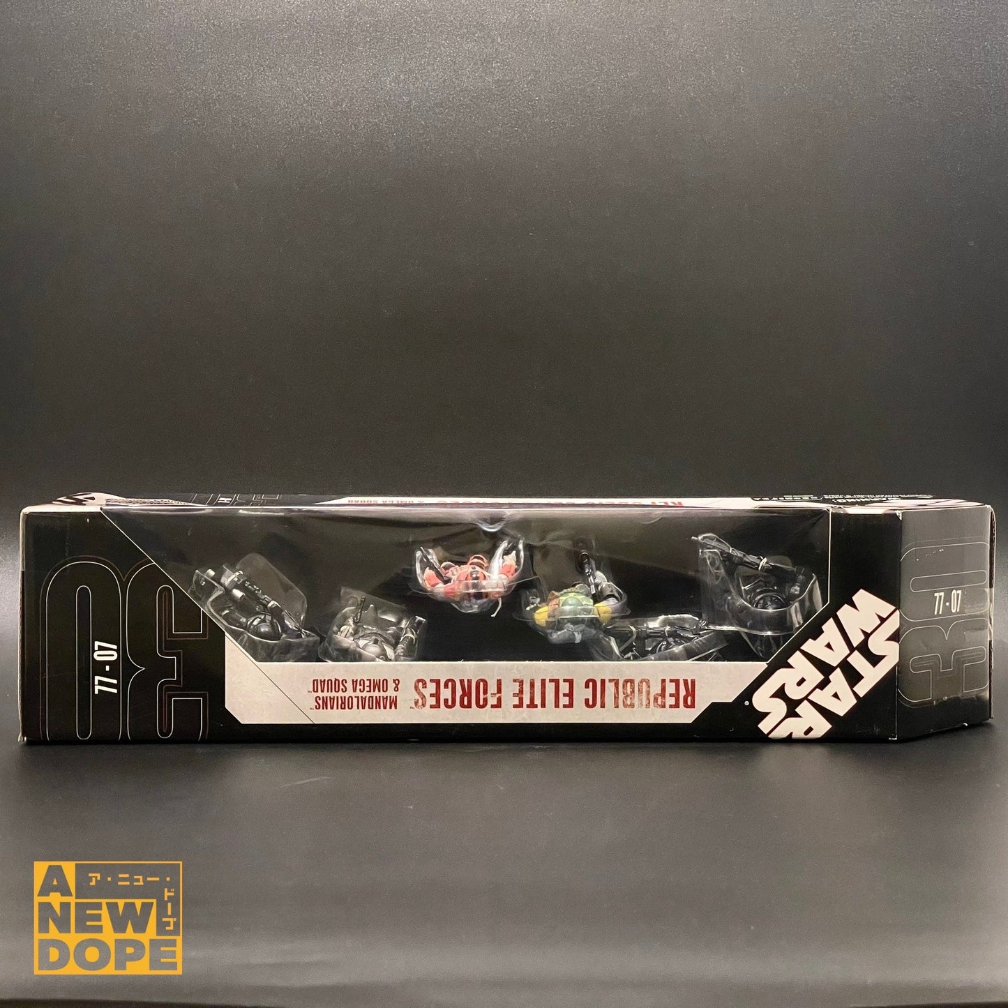 ハズブロ リパブリックエリートフォース マンダロリアン&オメガスクワッド 『スター・ウォーズ』30周年記念 3.75インチ