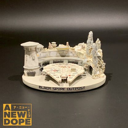 【ディズニーパーク限定】ミレニアムファルコン ブラックスパイアアウトポスト オーナメントスタチュー『ギャラクシーズエッジ』（2019）【美品】